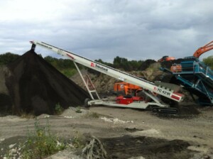 Astec-Telestack TC 421R tracked radial stockpiling conveyor.
